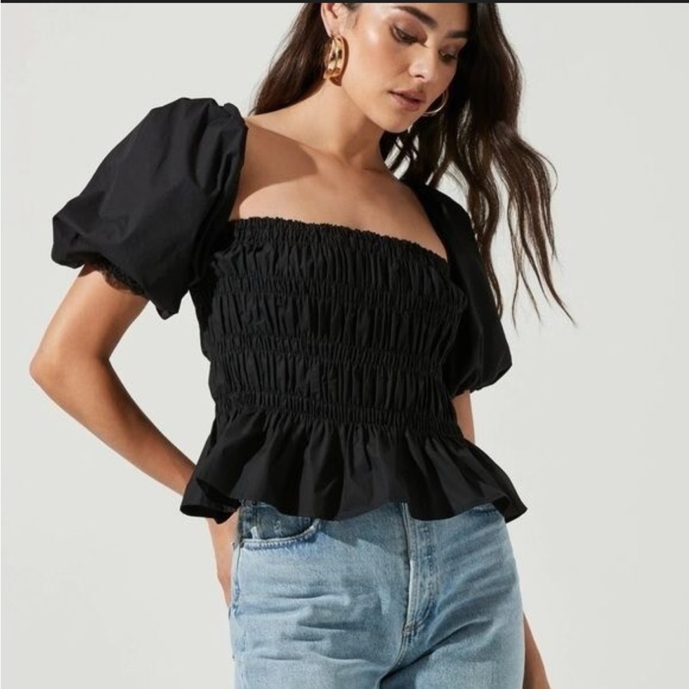 Astr The Label Savina Black Smocked Puff Sleeve Blouse Peplum Women’s M Too
